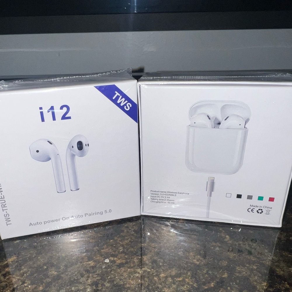 Set of 2 Wireless Bluetooth Earbuds with Charging Case - White
